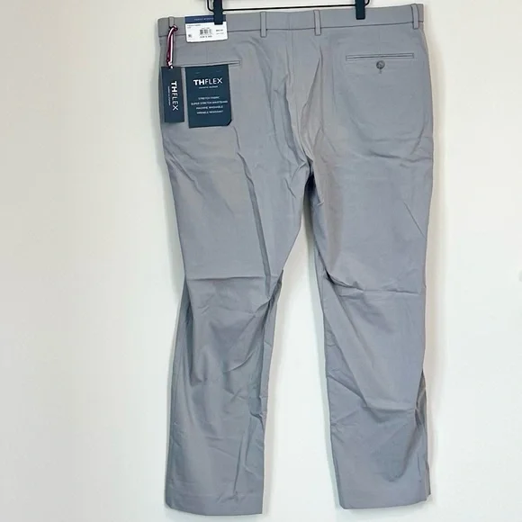 NWT Tommy Hilfiger Men's Light Gray TH Flex Pants - Size: 42/30